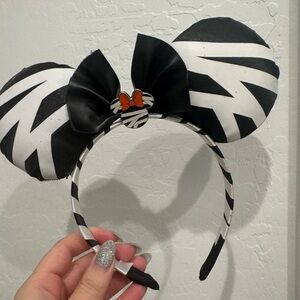Black and White Mummy Minnie Ears